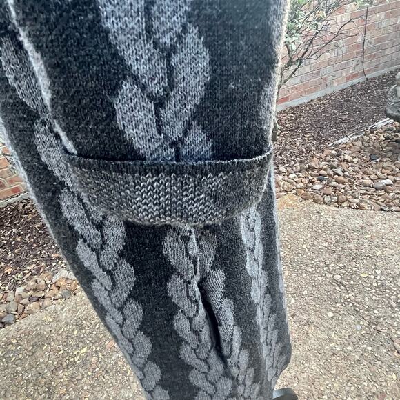 Gray and Black Long Knit Cardigan Teacher Academia Pockets L - Picture 7 of 9
